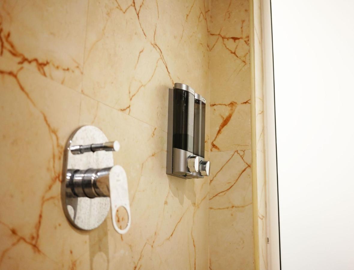 Dream Hotel - Richmond Бангалор Екстериор снимка