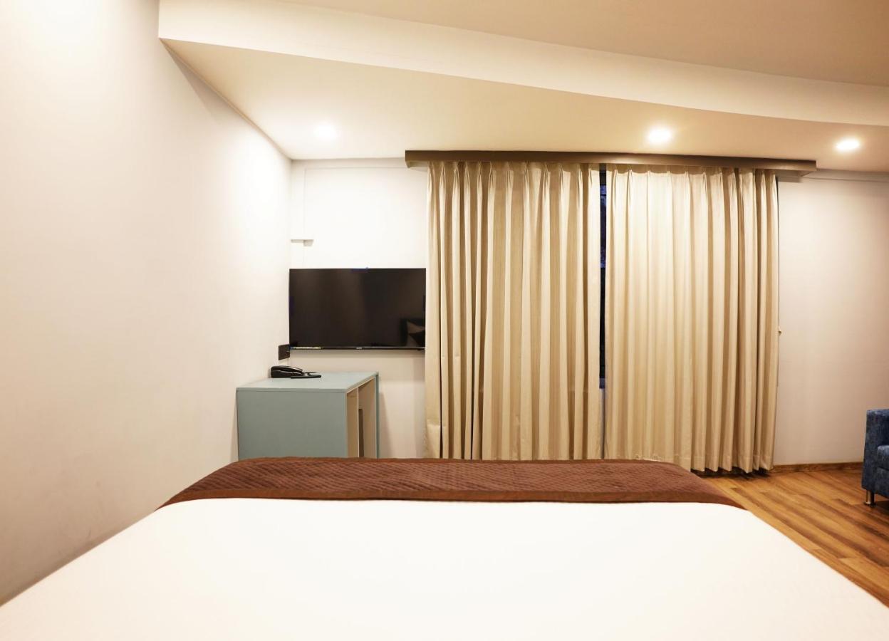 Dream Hotel - Richmond Бангалор Екстериор снимка