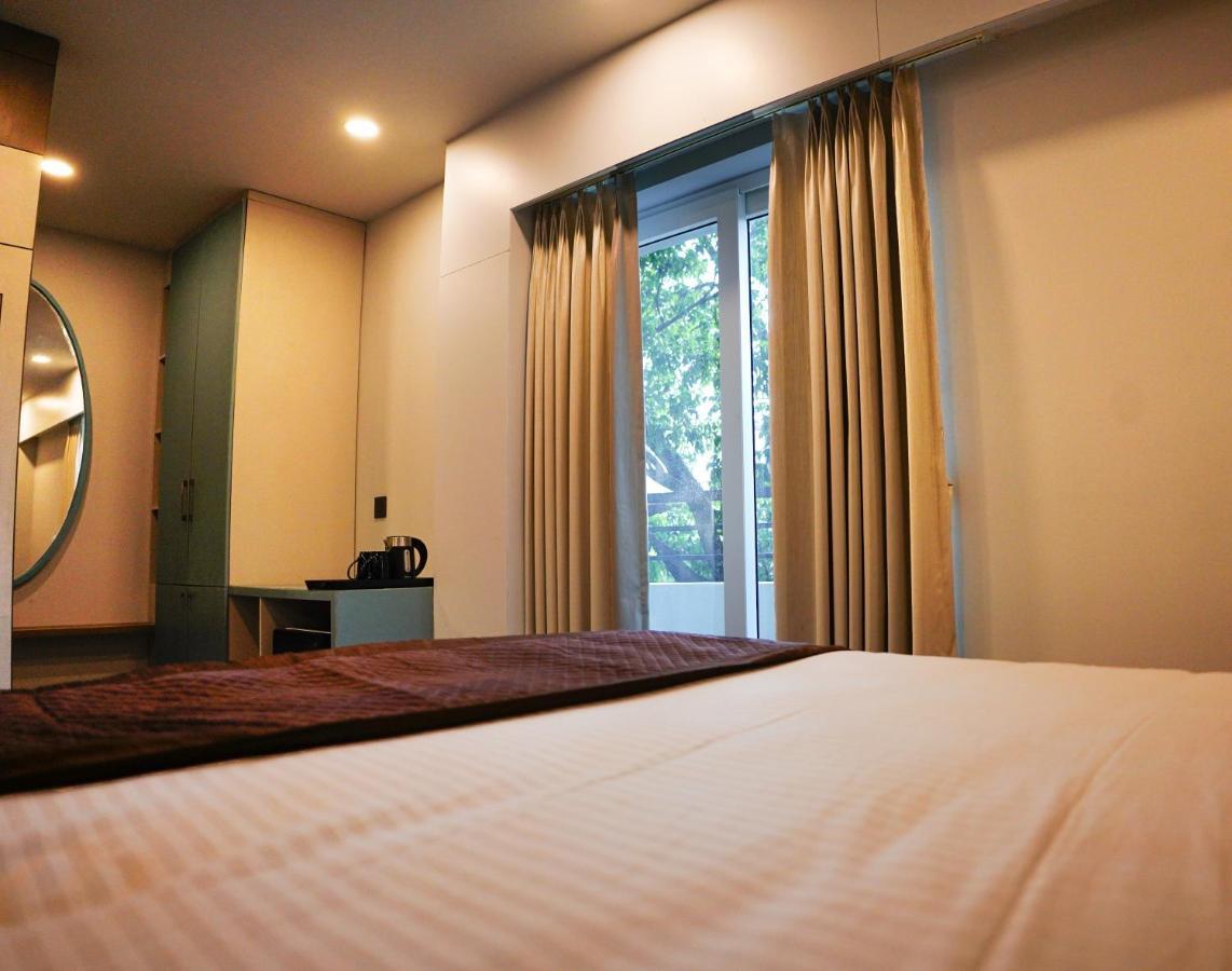 Dream Hotel - Richmond Бангалор Екстериор снимка