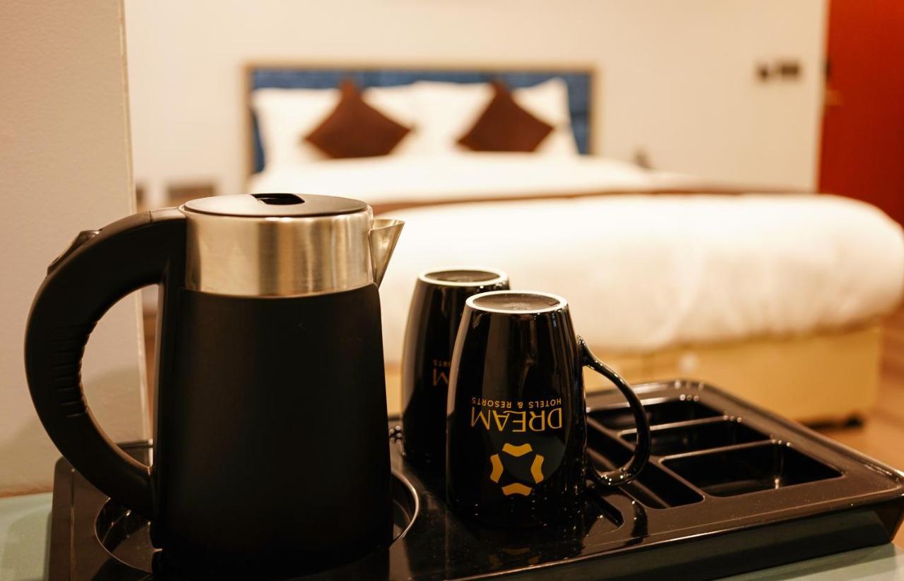 Dream Hotel - Richmond Бангалор Екстериор снимка
