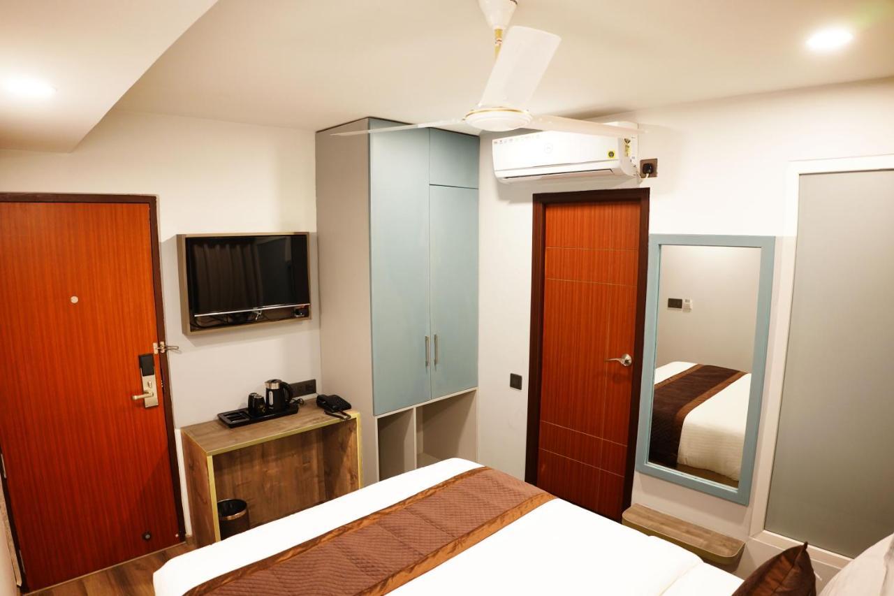 Dream Hotel - Richmond Бангалор Екстериор снимка